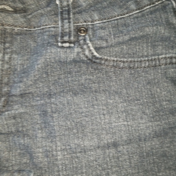 City Street Jean Shorts w/ diamond Metal on back - Picture 2 of 6